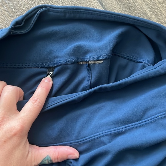 Gymshark Leggings Blue Navy. Size Medium. Pre owned - Picture 3 of 4